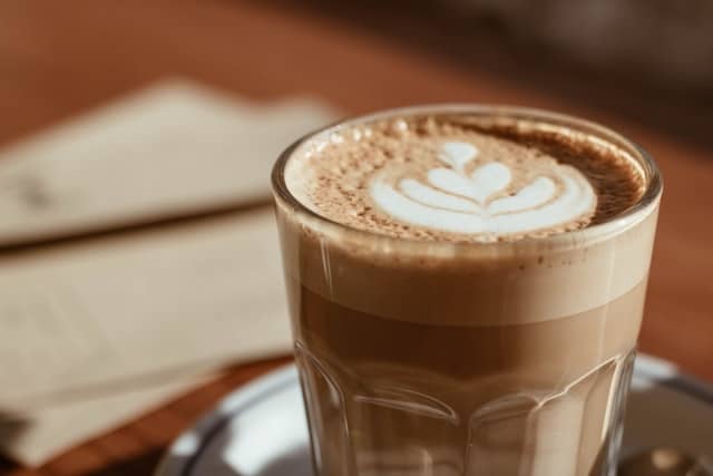 Моккачино или Дамский кофе – особенности приготовления и лучшие рецепты